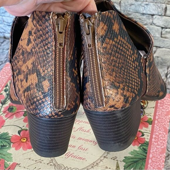 SO Faux Leather Ankle Boots Snakeskin Print Style Barb Womens Size 10 - Picture 5 of 8